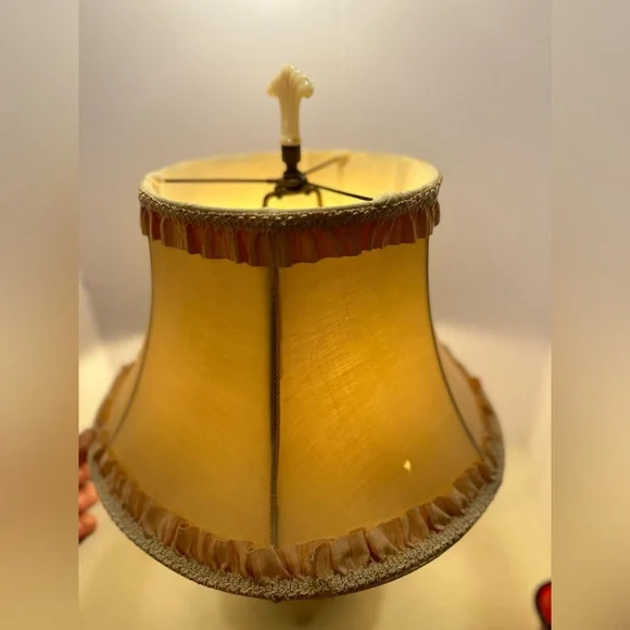 1940s Pink Alacite Aladdin 3way Table Lamp with Original Shade and Finial